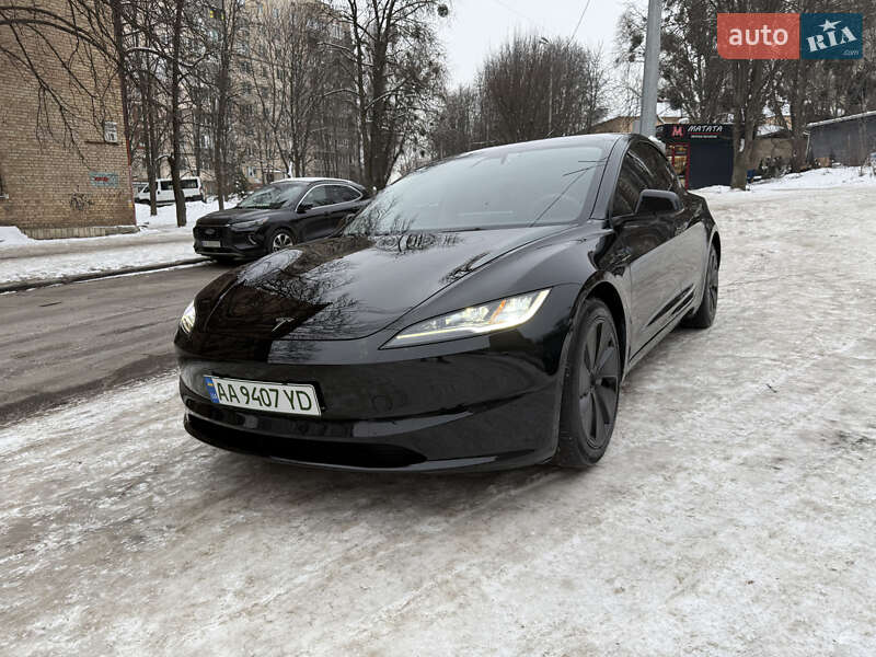 Седан Tesla Model 3 2024 в Києві
