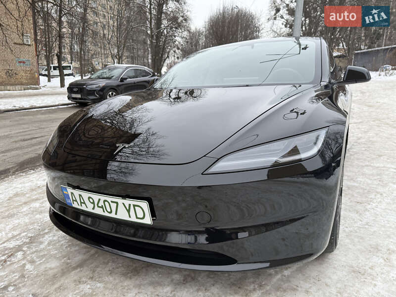 Седан Tesla Model 3 2024 в Києві
