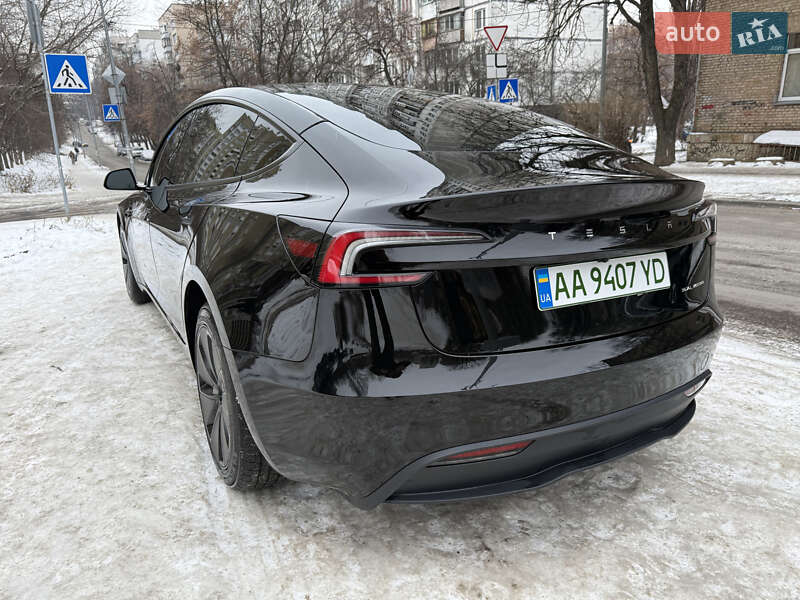 Седан Tesla Model 3 2024 в Києві
