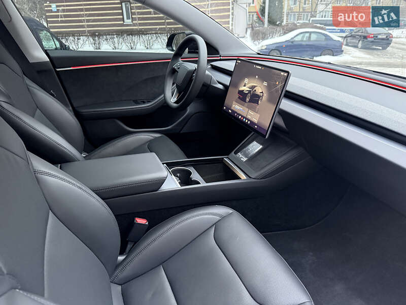 Седан Tesla Model 3 2024 в Києві