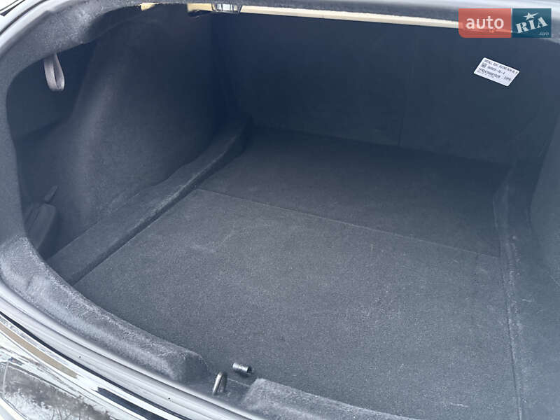 Седан Tesla Model 3 2024 в Києві