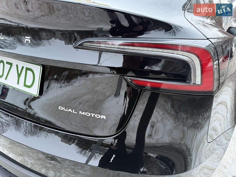 Седан Tesla Model 3 2024 в Києві