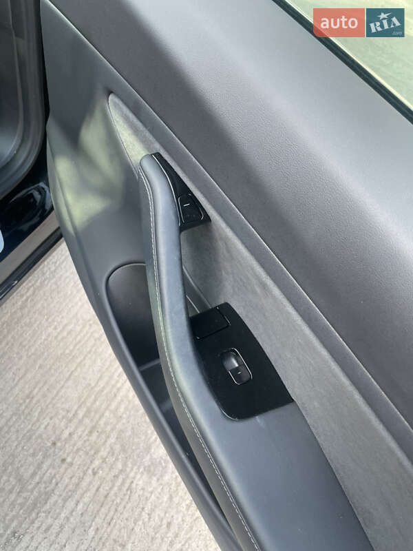 Седан Tesla Model 3 2019 в Запоріжжі