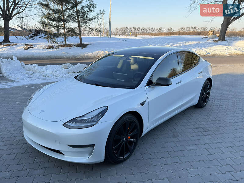 Tesla Model 3 2019