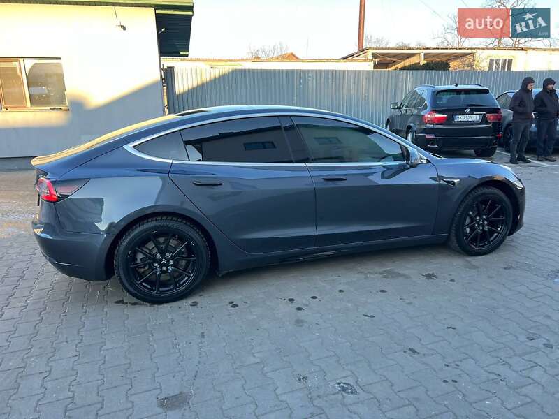 Седан Tesla Model 3 2019 в Луцьку