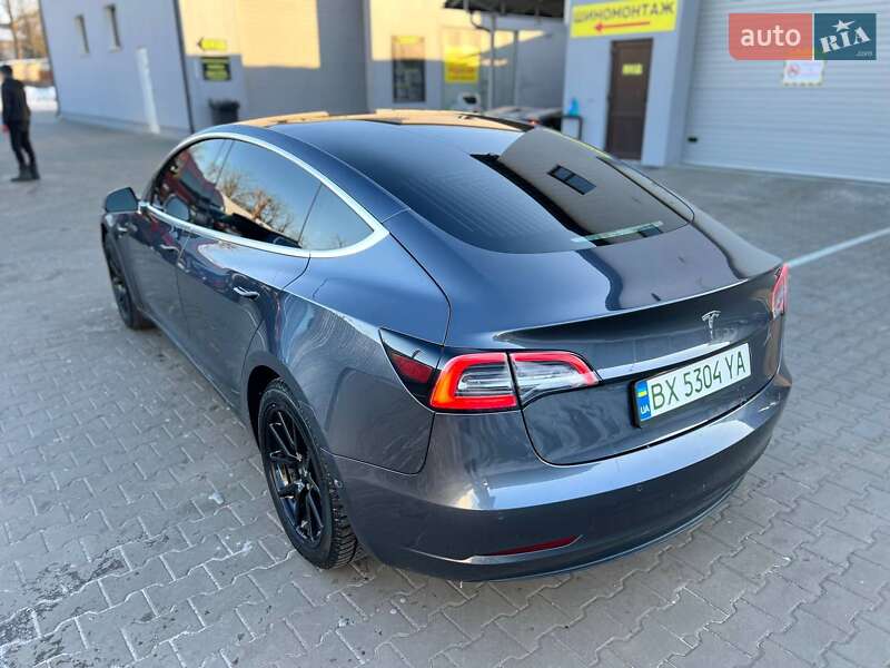 Седан Tesla Model 3 2019 в Луцьку