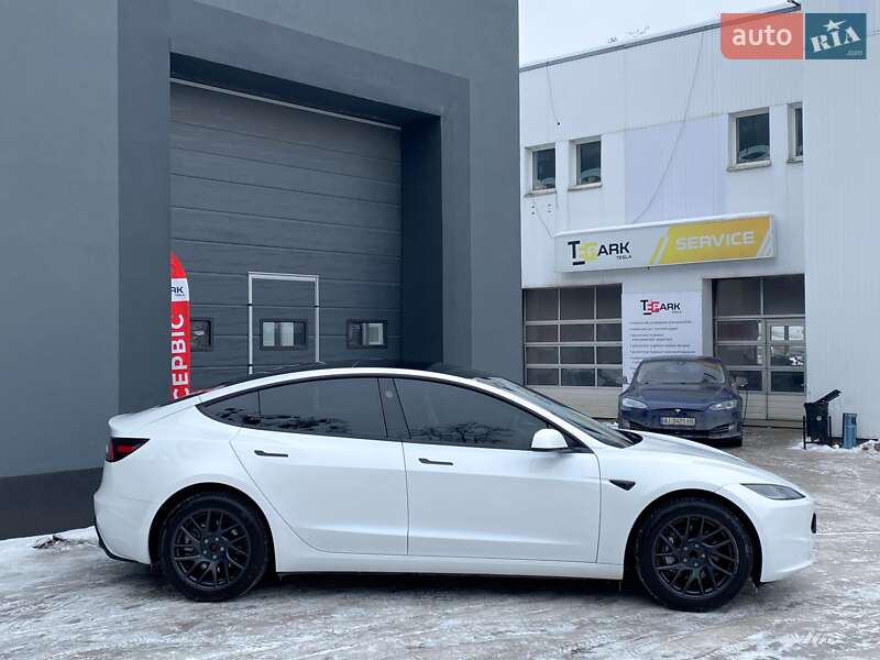 Седан Tesla Model 3 2025 в Києві