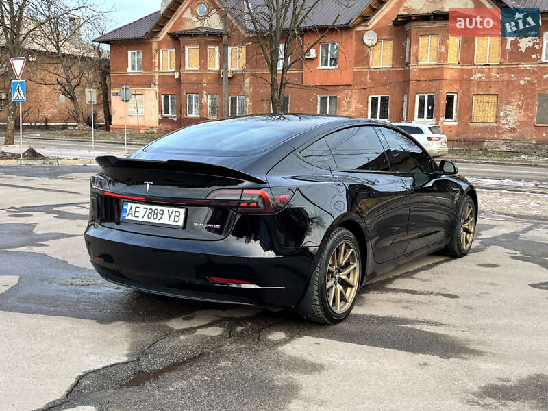 Седан Tesla Model 3 2018 в Кривому Розі