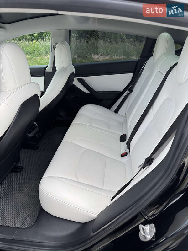 Седан Tesla Model 3 2019 в Хмельницком