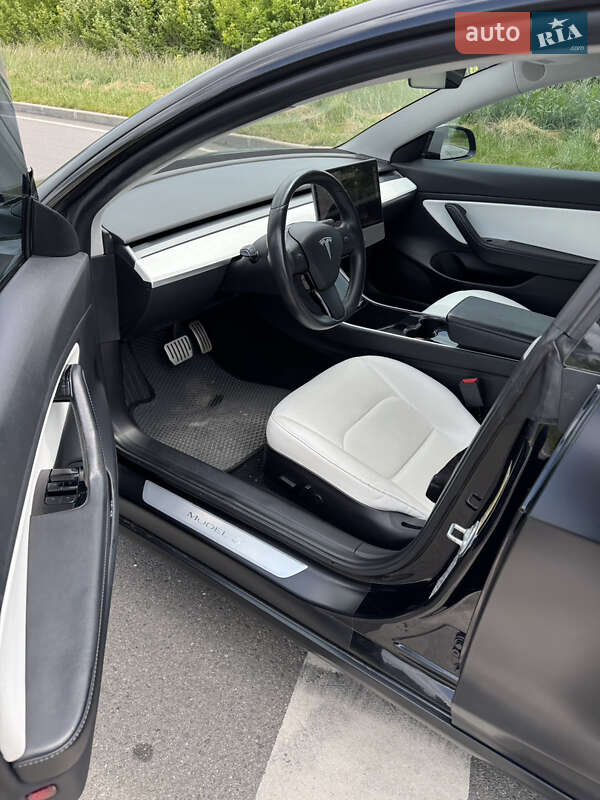 Седан Tesla Model 3 2019 в Хмельницком