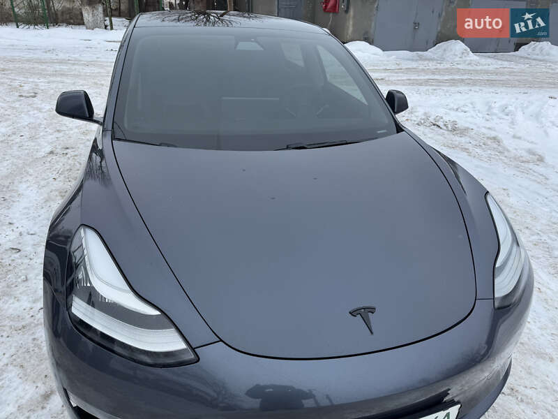 Седан Tesla Model 3 2019 в Староконстантинове