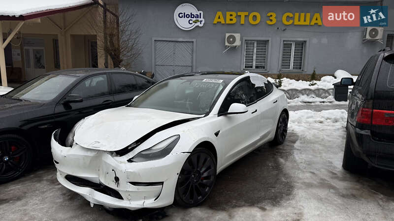Седан Tesla Model 3 2021 в Львові