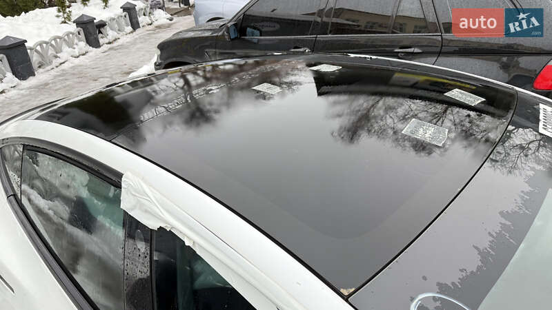 Седан Tesla Model 3 2021 в Львові