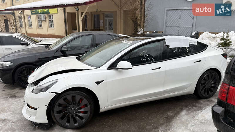 Седан Tesla Model 3 2021 в Львові