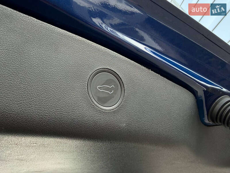 Седан Tesla Model 3 2021 в Дніпрі