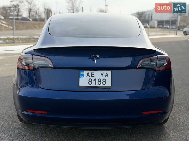 Седан Tesla Model 3 2021 в Дніпрі