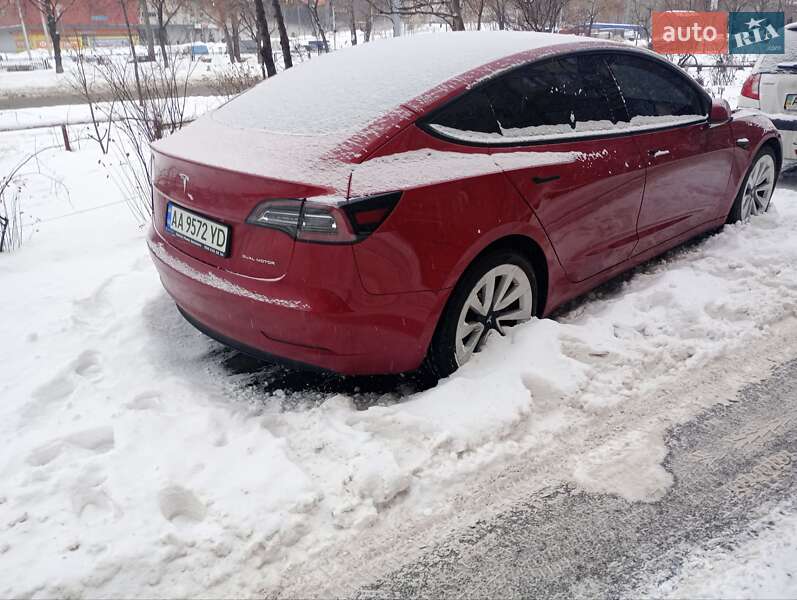 Седан Tesla Model 3 2020 в Києві