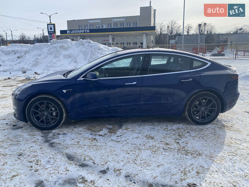 Седан Tesla Model 3 2018 в Харкові
