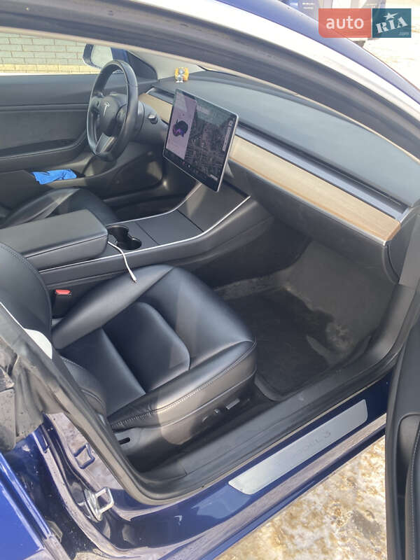 Седан Tesla Model 3 2018 в Харкові