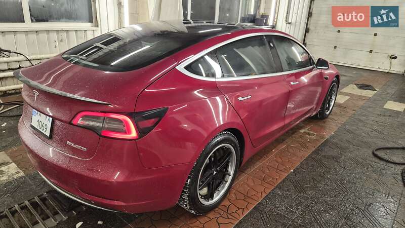 Седан Tesla Model 3 2018 в Києві