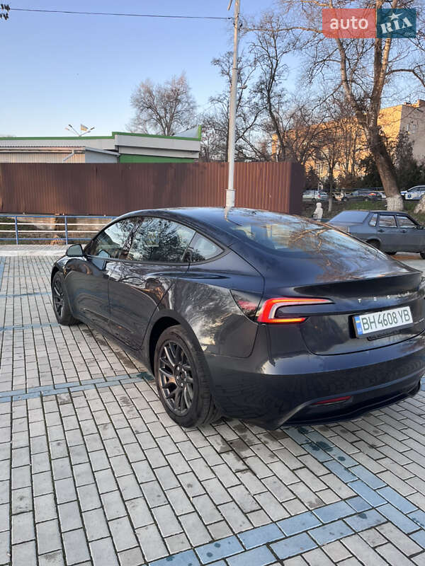 Седан Tesla Model 3 2024 в Виннице