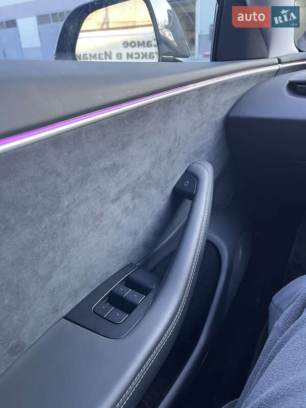 Седан Tesla Model 3 2024 в Виннице