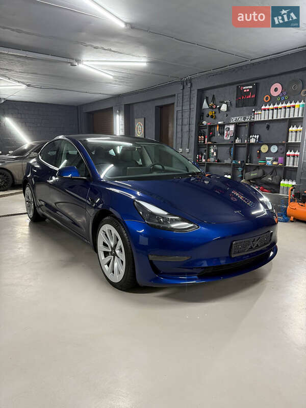 Седан Tesla Model 3 2023 в Киеве