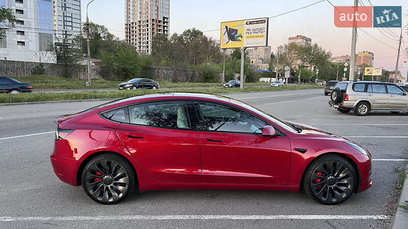 Седан Tesla Model 3 2022 в Запоріжжі