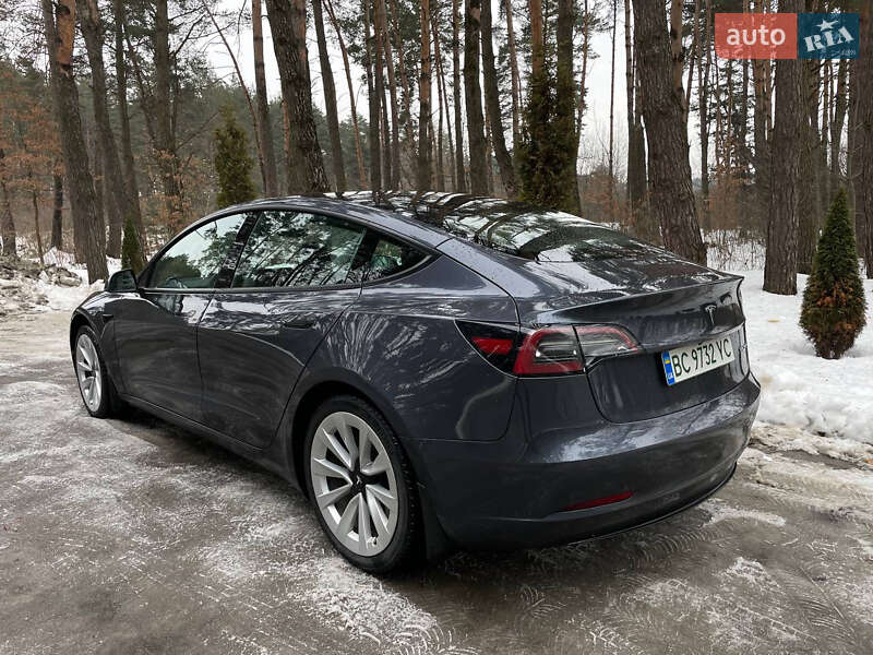 Седан Tesla Model 3 2023 в Львові