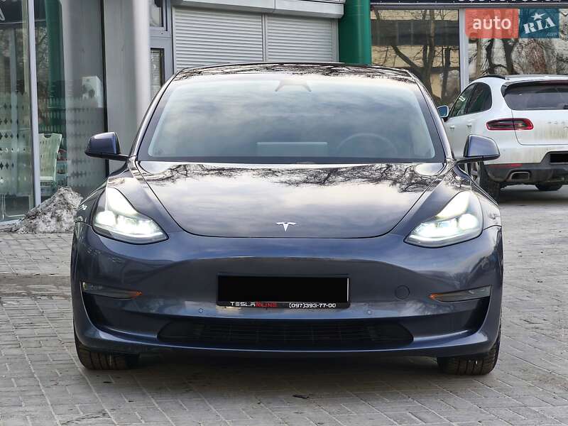 Седан Tesla Model 3 2021 в Днепре