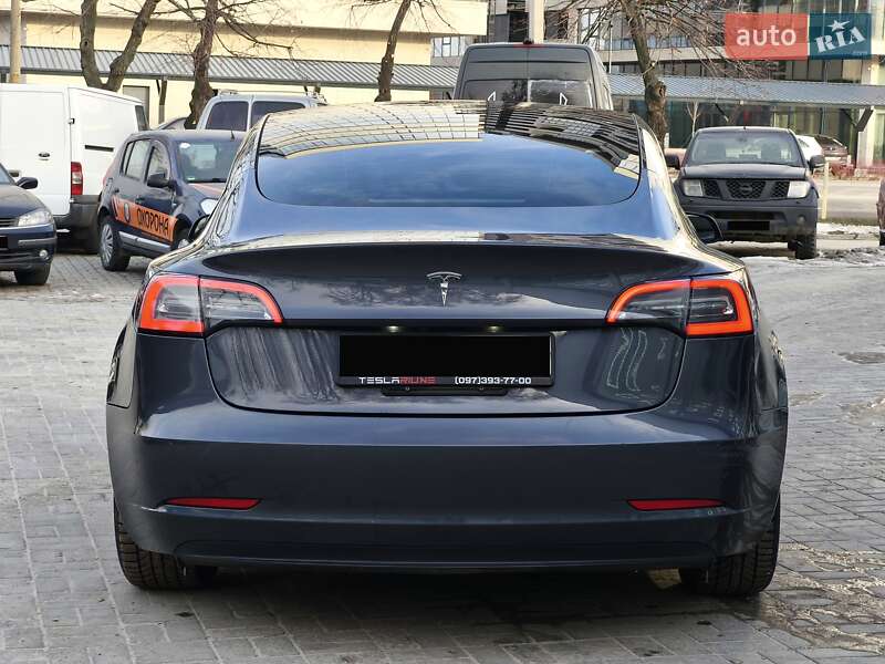 Седан Tesla Model 3 2021 в Днепре