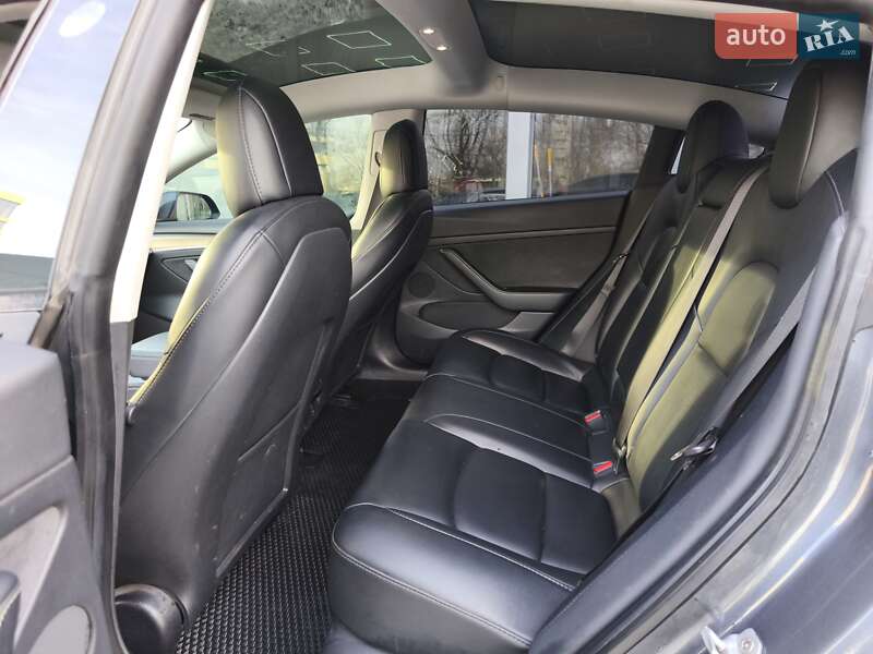 Седан Tesla Model 3 2021 в Днепре