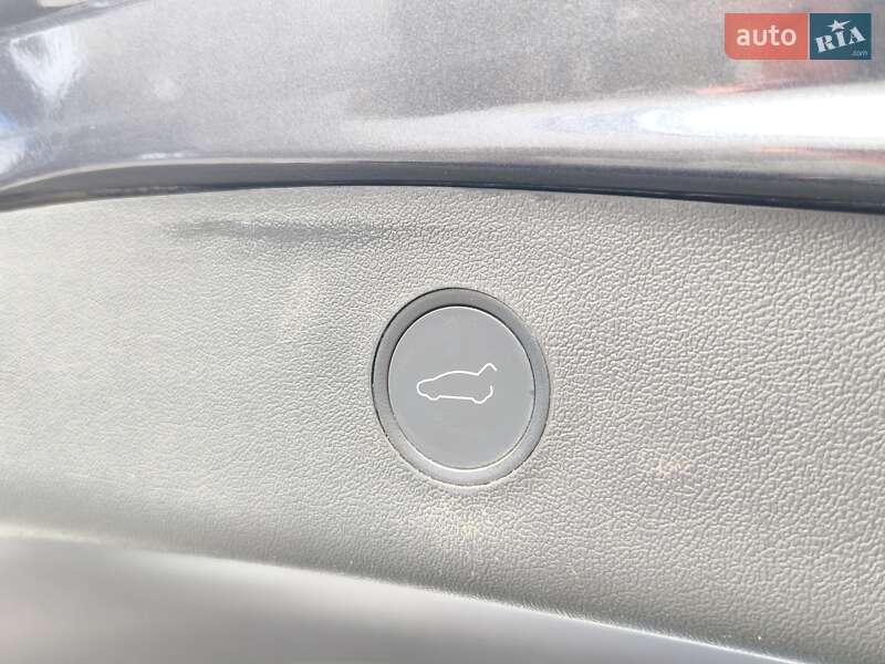 Седан Tesla Model 3 2021 в Днепре