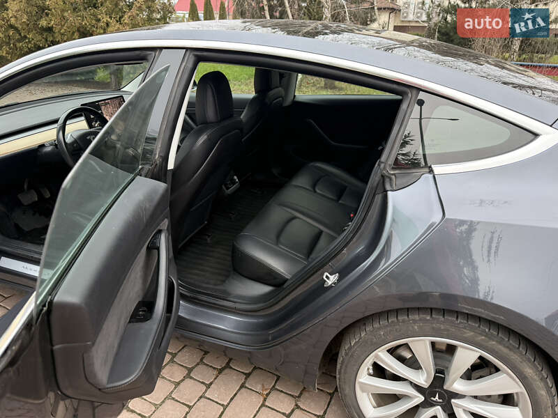 Седан Tesla Model 3 2019 в Киеве