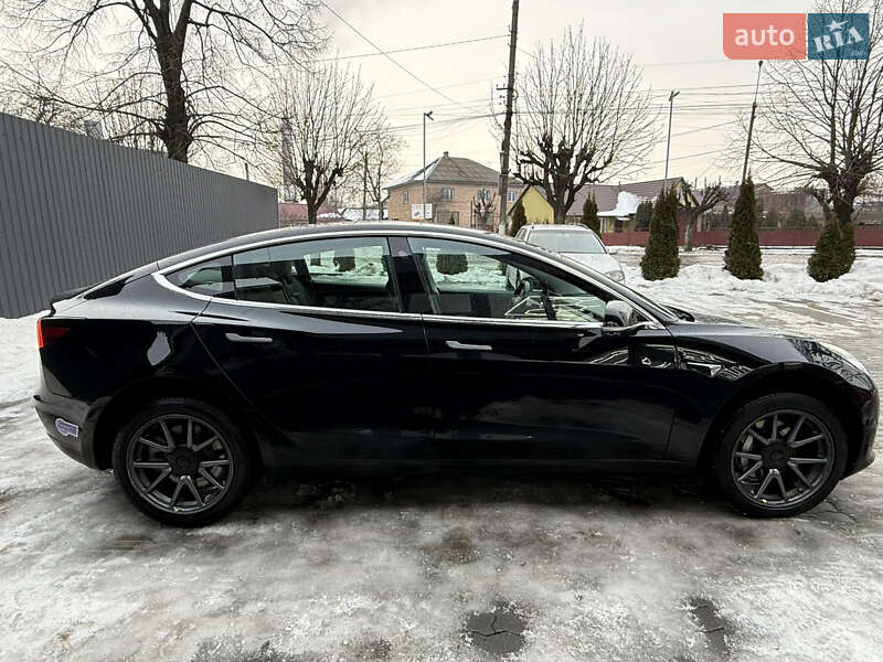 Седан Tesla Model 3 2019 в Черновцах фото 5 Седан Tesla Model 3 2019 в Черновцах