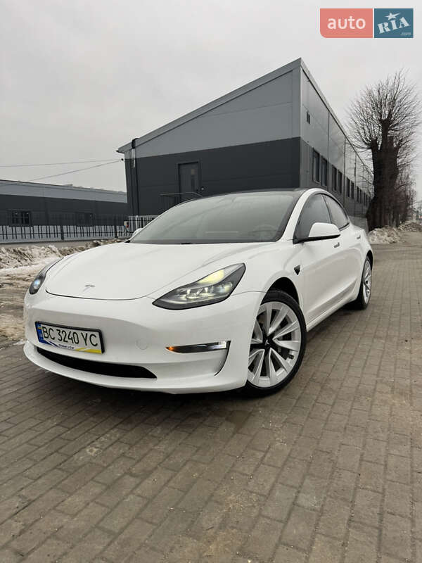 Tesla Model 3 2021