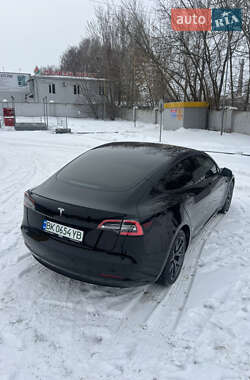 Седан Tesla Model 3 2019 в Ровно