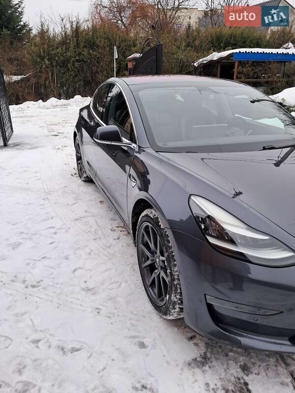 Седан Tesla Model 3 2018 в Луцке