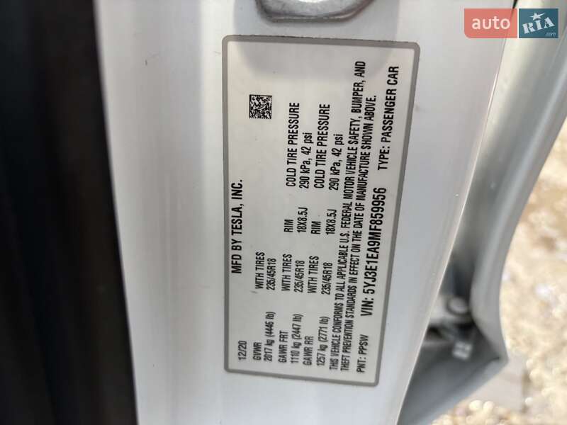 Седан Tesla Model 3 2021 в Киеве