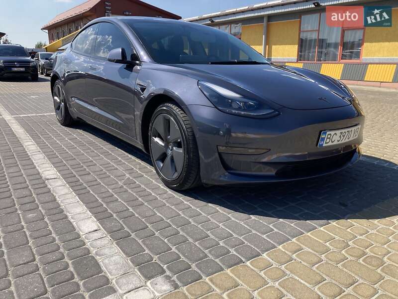 Седан Tesla Model 3 2021 в Львове