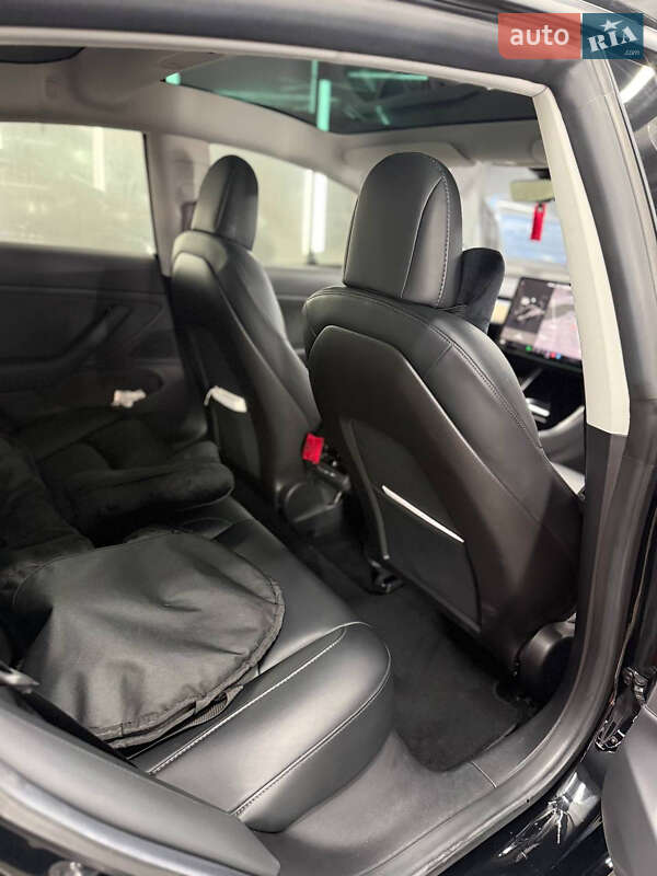 Седан Tesla Model 3 2019 в Дніпрі
