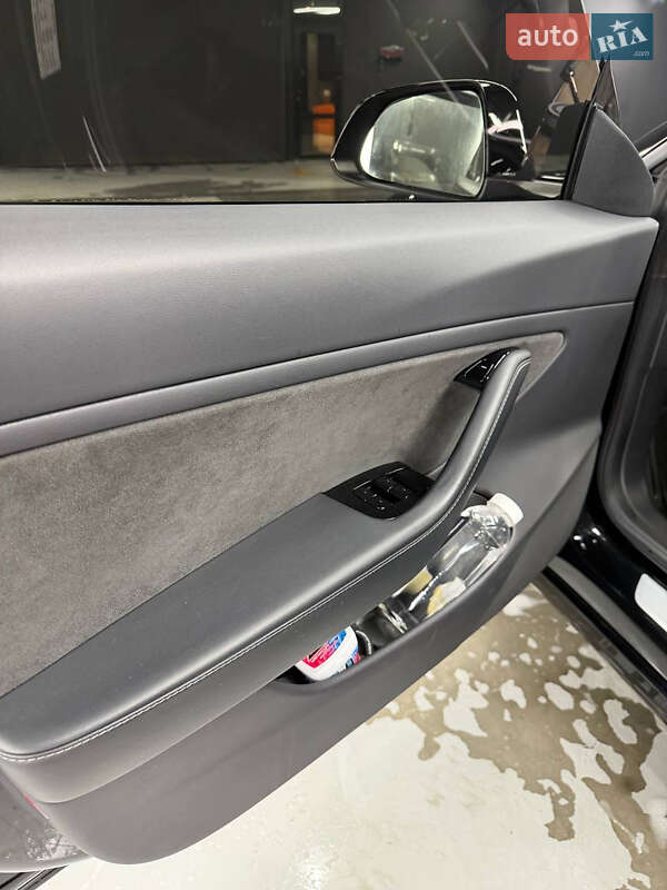 Седан Tesla Model 3 2019 в Дніпрі
