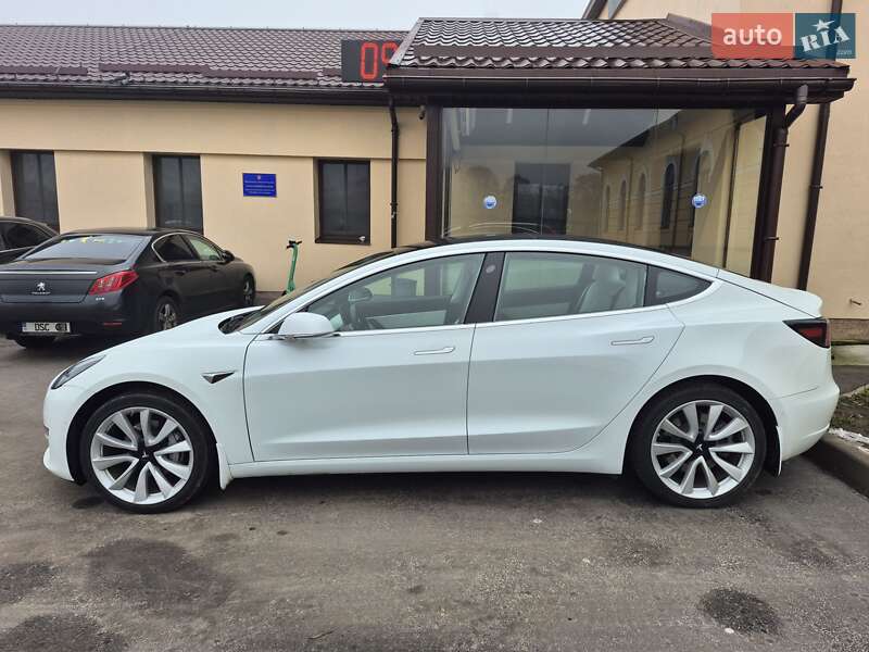 Седан Tesla Model 3 2019 в Києві