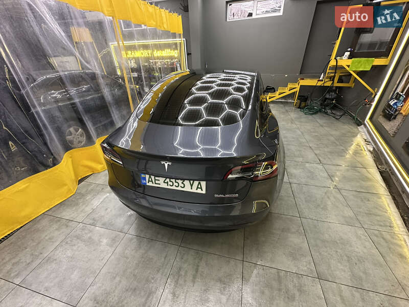 Седан Tesla Model 3 2023 в Днепре