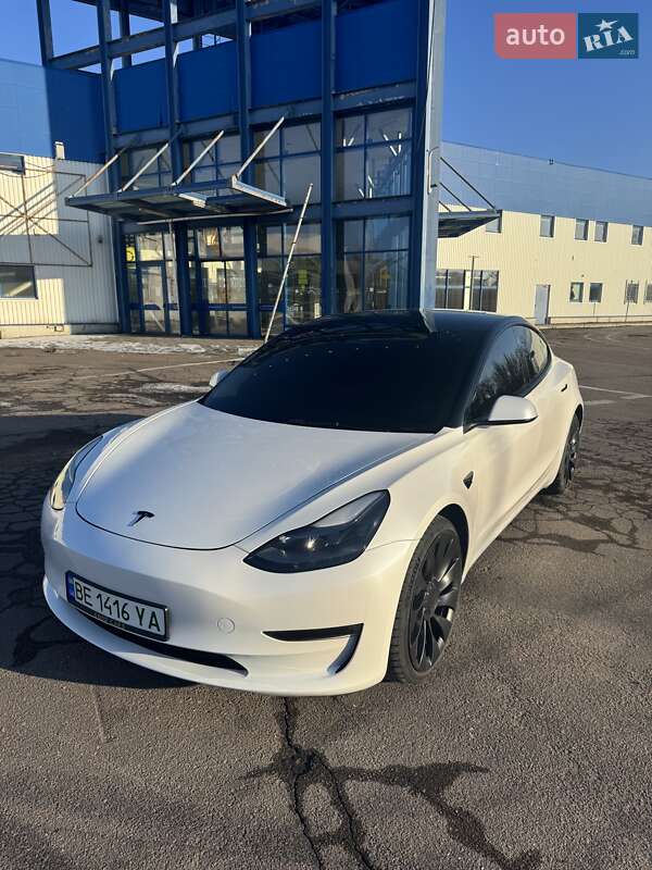 Седан Tesla Model 3 2023 в Миколаєві