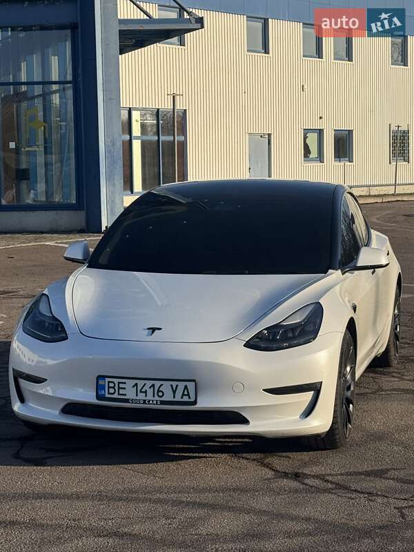 Седан Tesla Model 3 2023 в Миколаєві