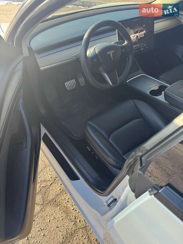 Седан Tesla Model 3 2023 в Миколаєві