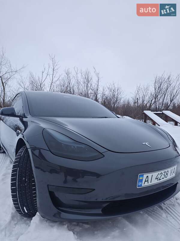 Седан Tesla Model 3 2023 в Фастові