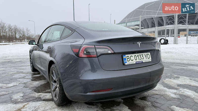 Седан Tesla Model 3 2021 в Львове