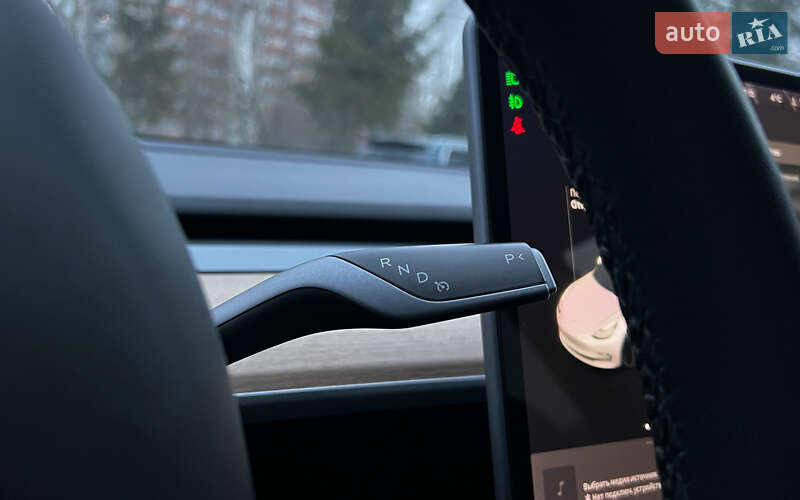 Седан Tesla Model 3 2020 в Львові